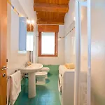 Roberta Apartment